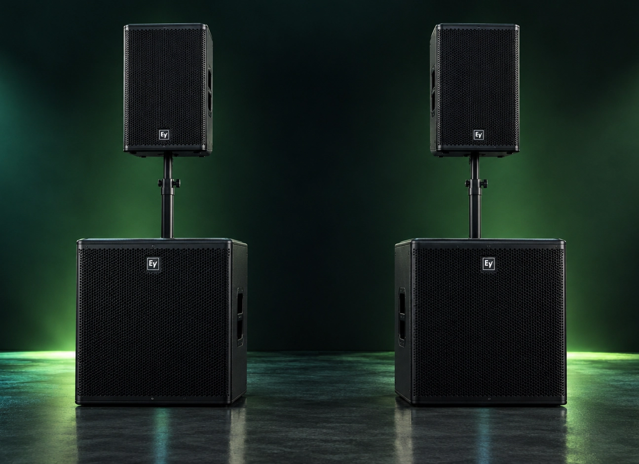 Zwei EV-Subwoofer mit zwei EV-Topteilen als PA-Setup